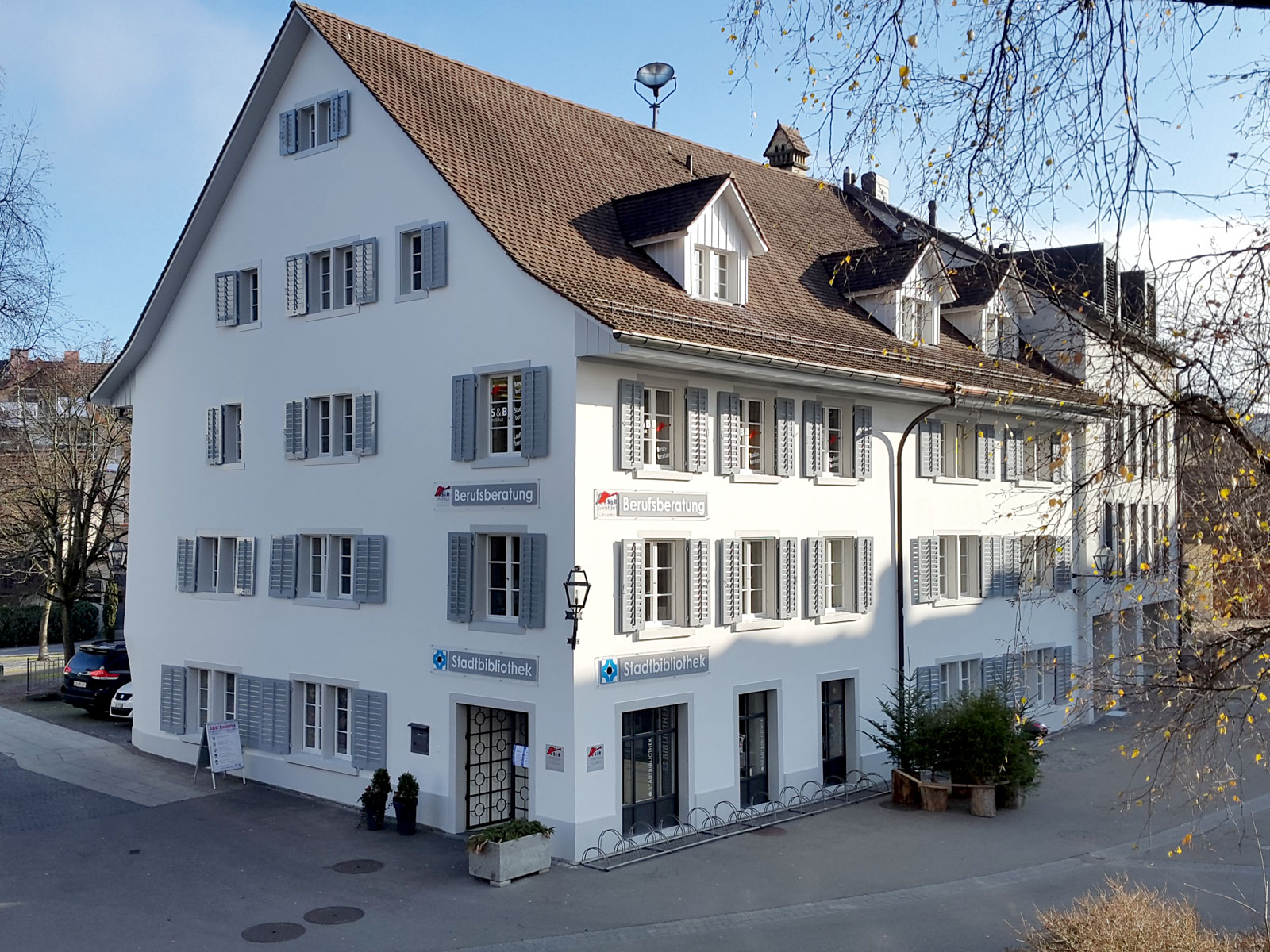 Das S&B Institut an der Marktgasse 35 in der Altstadt von Bülach